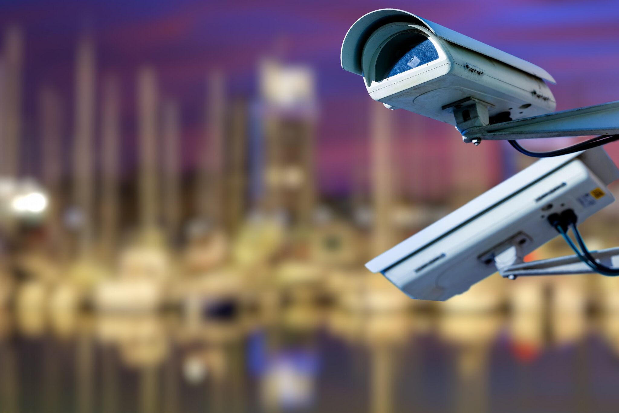 防犯カメラはプライバシーを侵害する？ガイドラインや判例を解説